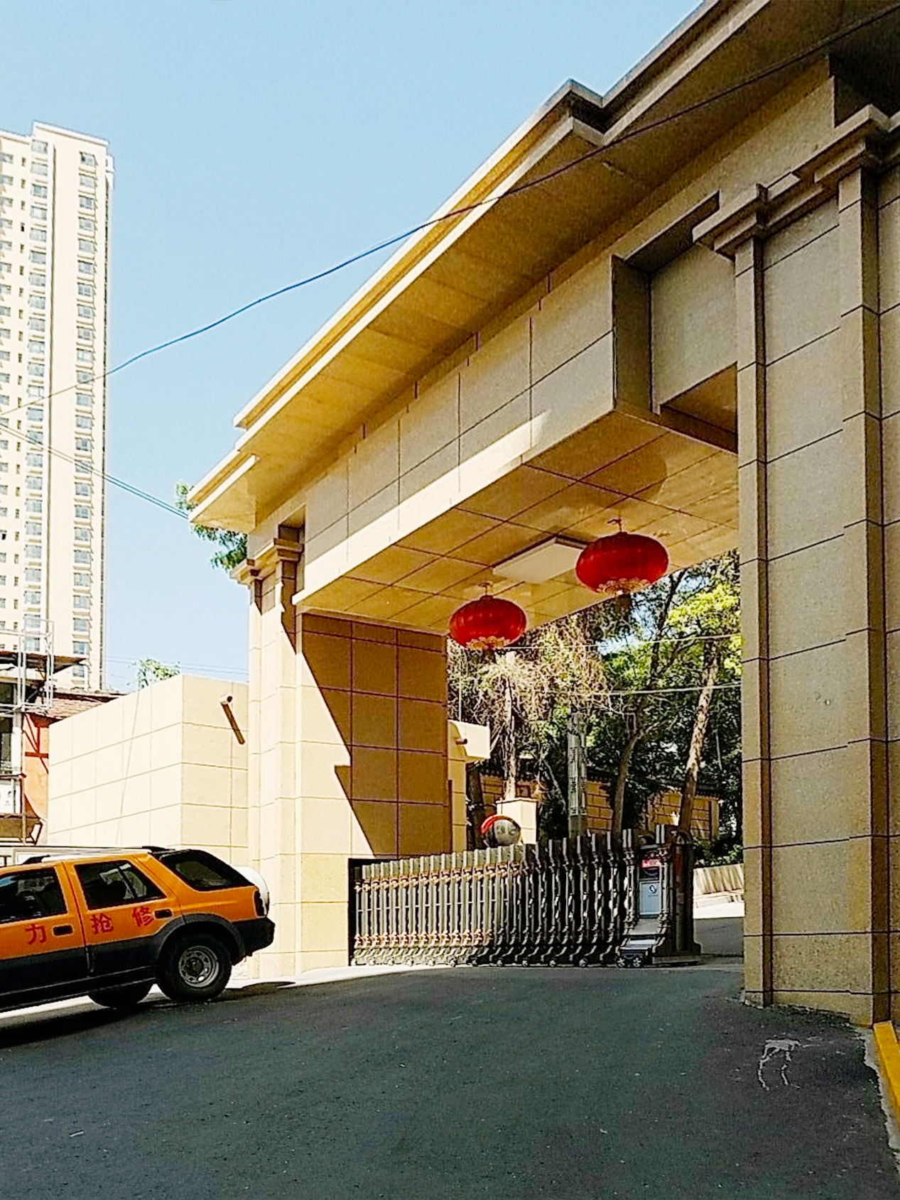 �m���F·���hУ���m�ݣ�